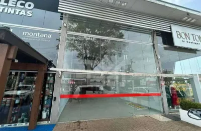 Loja ampla para alugar no santa cruz com ótima área comercial