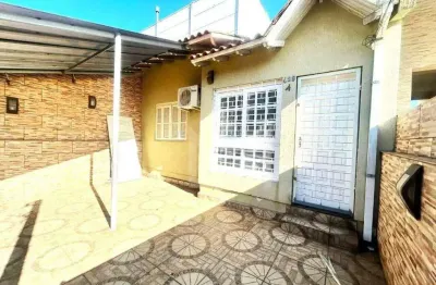 Casa aconchegante com ótima área e localização no jardim do bosque
