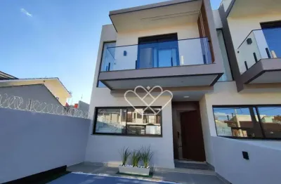 Casa com Dois Andares e Churrasqueira no Bairro Parque da Matriz em Cachoeirinha