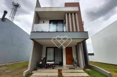 Casa em Condomínio Fechado com Quintal e Churrasqueira no Residencial Primavera