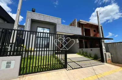 Casa à venda no Terra Nova em Gravataí com pé-direito duplo e lareira