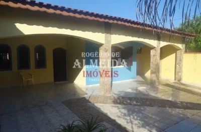 Casa à venda na Av. Flacides Ferreira, 1066, Belmira Novaes, Peruíbe