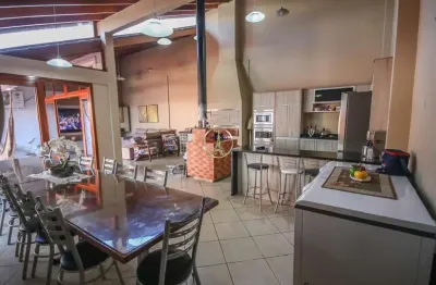 Casa com 3 quartos à venda no santa helena, bento gonçalves  por r$ 1.390.000