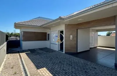 Casa com 3 quartos à venda no Pioneiro, Caxias do Sul  por R$ 450.000