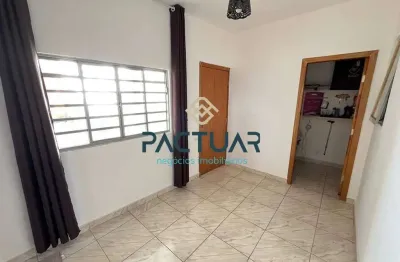 Casa mobiliada, 120 m² , com 4 quartos e 2 banheiro sendo 01 suíte , e 01 vaga de garagem