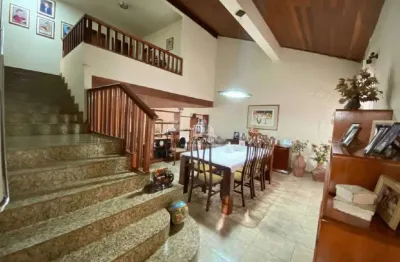 Casa com 3 quartos à venda na Rua Antônio Correia Júnior, Vigilato Pereira, Uberlândia