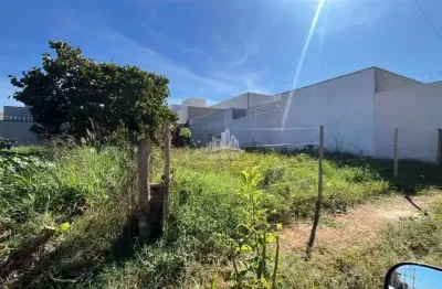 Terreno à venda na Rua Marselha, Laranjeiras, Uberlândia
