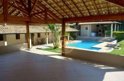 Casa térrea com piscina, área gourmet e amplo terreno a 5 minutos do centro de itatiba