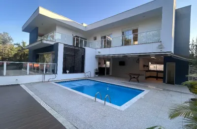 Casa com 04 quartos a venda, com 418 m2 -  condomínio belvedere 2