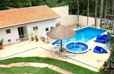 Fantástica chácara no jardim itália para venda e locação.