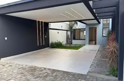 Sobrado com Piscina, 03 dormitórios sendo 01 Suite a venda no Boneca do iguaçu