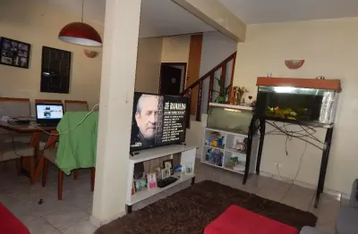 Oportunidade única! sobrado de esquina no condomínio santos dumont – santa maria/df