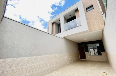 Sobrado com 120m² – 3 dormitórios, 01 suíte com sacada e área gourmet