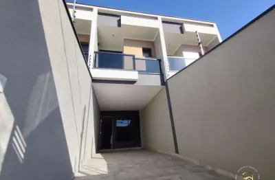 Sobrado 03 suítes com espaço gourmet – 14 minutos a pé da requinte