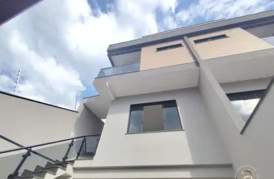 Sobrado 155m² – 3 suítes | 01 com sacada | quintal – penha