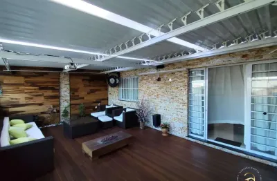 Sobrado em condomínio 150m² – 3 dormitórios, 01 suíte com sacada e área gourmet