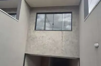 Sobrado 150m² – 3 dormitórios | 01 suíte com sacada e quintal – jardim popular
