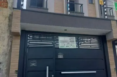 Sobrado 126m²–03 dormitórios com 01 suíte e sacada–10 minutos metrô guilhermina