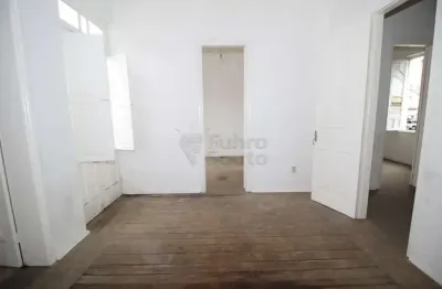 Casa com 3 quartos para alugar na Rua Antônio Francisco dos Anjos, 17803642, Centro, Pelotas