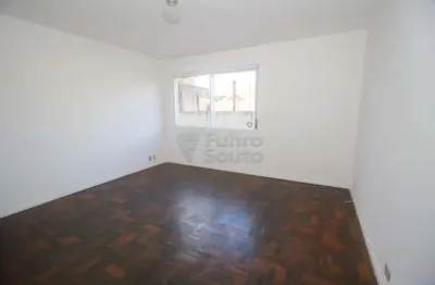 Apartamento aconchegante de 2 dormitórios no edifício residencial ouro velho no centro de pelotas