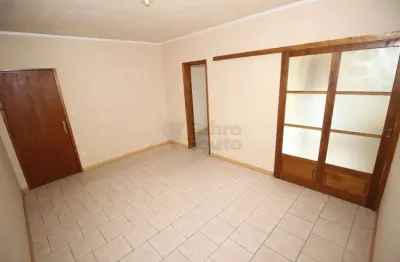 Apartamento espaçoso e confortável na rua santa cruz ? coração do centro de pelotas