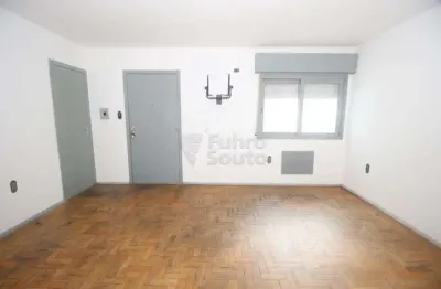 Apartamento aconchegante de dois dormitórios na rua lobo da costa!