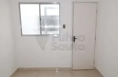 Casa em pátio compartilhado no bairro areal em pelotas.