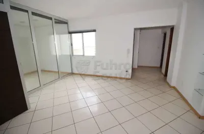 Apartamento com 3 quartos para alugar na Rua Santa Cruz, 118734402, Centro, Pelotas