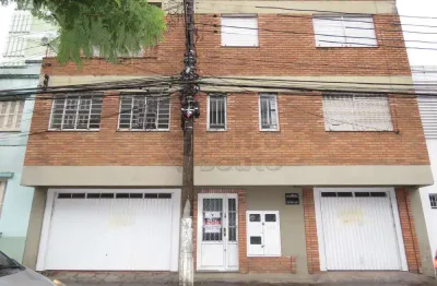 Casa com 3 quartos para alugar na Rua Voluntários Da Pátria, Prédio, 16833842, Centro, Pelotas