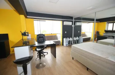 Loft mobiliado no coração do centro de pelotas - modernidade e conforto!