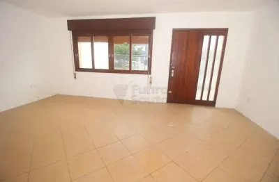 Casa no centro de pelotas, próximo ao hu - ideal para residência ou comércio
