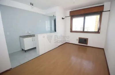 Kitinete no edifício mondrian - praticidade no coração de pelotas