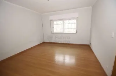 Apartamento espaçoso no edifício residencial gonçalves chaves no centro de pelotas