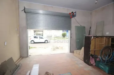 Prédio comercial em reforma para locação na av. fernando osório - localização estratégica