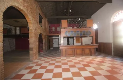 Prédio comercial amplo no centro de pelotas - localização estratégica para o seu negócio