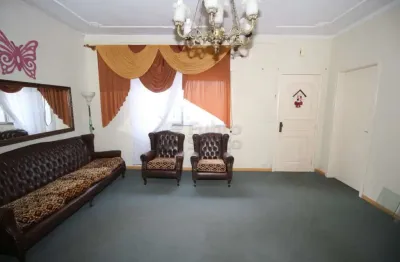 Oportunidade única no centro de pelotas: casa com 2 dormitórios e suíte