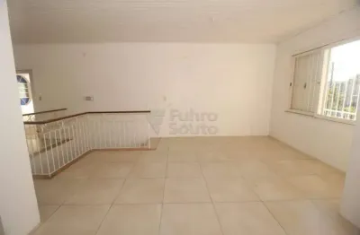 Sala comercial com sacada na rua bruno chaves - excelente visibilidade nas três vendas!