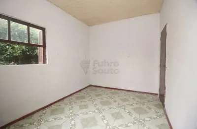 Casa padrão em pátio compartilhado com ótima localização