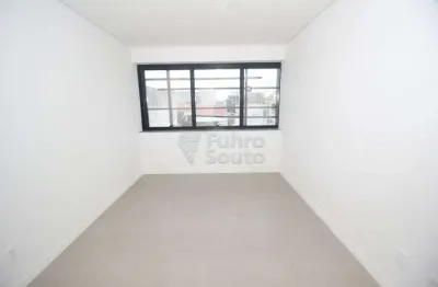 Sala comercial ampla e bem localizada no edifício join work - centro de pelotas