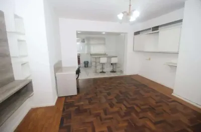 Apartamento semi mobiliado de dois dormitórios no centro de pelotas