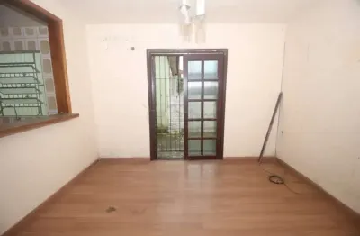Casa 2 dormitórios no fragata - rua visconde de rio grande