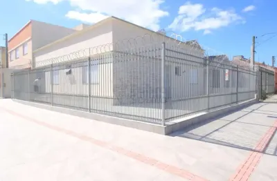 Casa com 2 dormitórios amplos na rua carlos henrique nogueira, próxima à marcílio dias e a irmãos jouglard