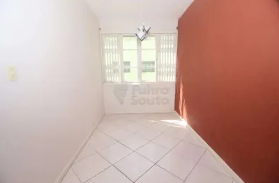 Apartamento amplo no edifício são matheus - localização central em frente ao hospital miguel piltcher