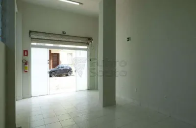 Loja Comercial Térrea no Edifício Clara - Localização Estratégica no Centro de Pelotas