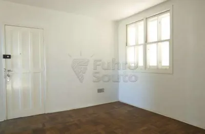Apartamento com 3 quartos para alugar na Rua Barão De Santa Tecla, A, 118331442, Centro, Pelotas