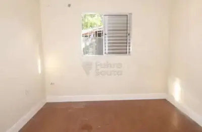 Casa em pátio compartilhado com 2 dormitórios na rua leopoldo brod - conforto e praticidade nas três vend