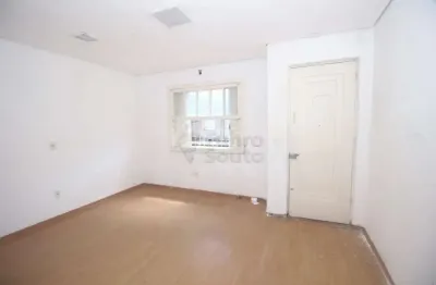 Casa versátil no centro de pelotas - ideal para morar e trabalhar no mesmo espaço!