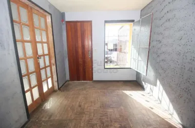 Amplo Sobrado no Bairro Simões Lopes - Conforto, Espaço e Versatilidade em um Só Imóvel!