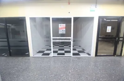 Sala comercial com vitrine no shopping calçadão - centro de pelotas!