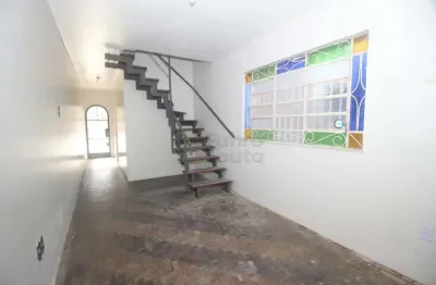 Sobrado no centro de pelotas  localização nobre e versatilidade!